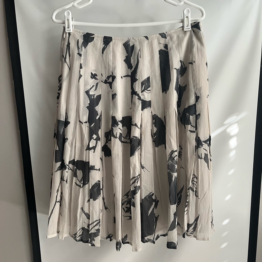 Emanuel Ungaro Black and Cream A-Line pleated Skirt silk/cotton blend